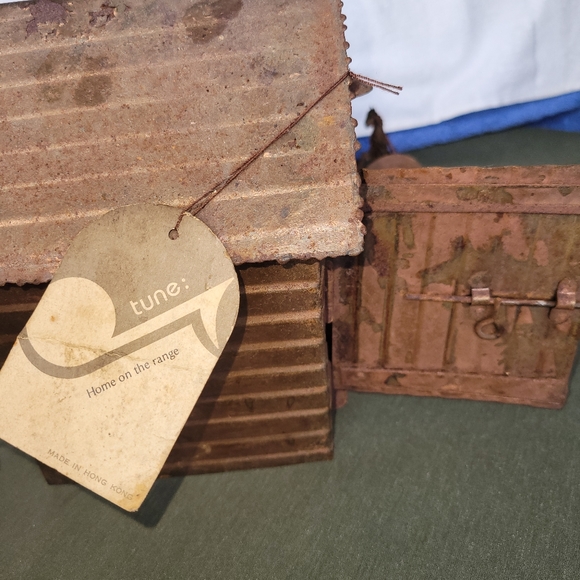 METAL/Tin horse house Music box works As It should - Picture 7 of 8